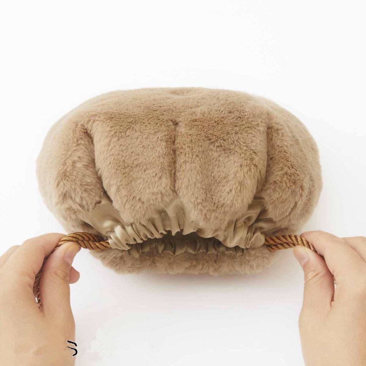 Plush Cat Paw Makeup Bag - cherrykittenPlush Cat Paw Makeup Bag